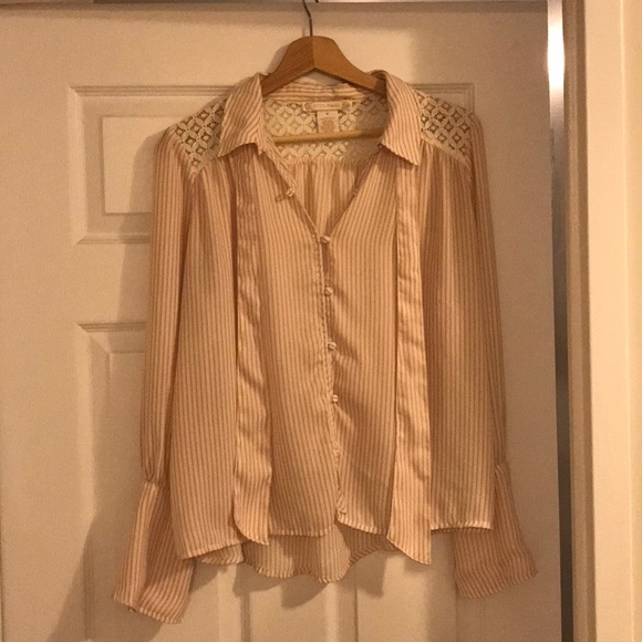 ⭐️2 for 20⭐️ Pink striped blouse (Size M) - Picture 2 of 4